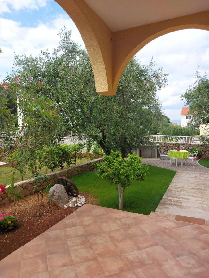 Apartmani Olea Krk Veglia Exterior foto