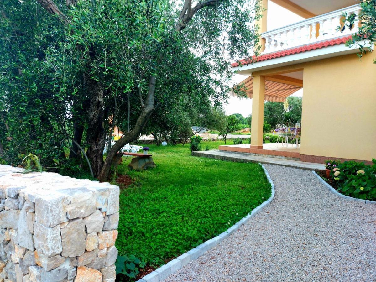 Apartmani Olea Krk Veglia Exterior foto