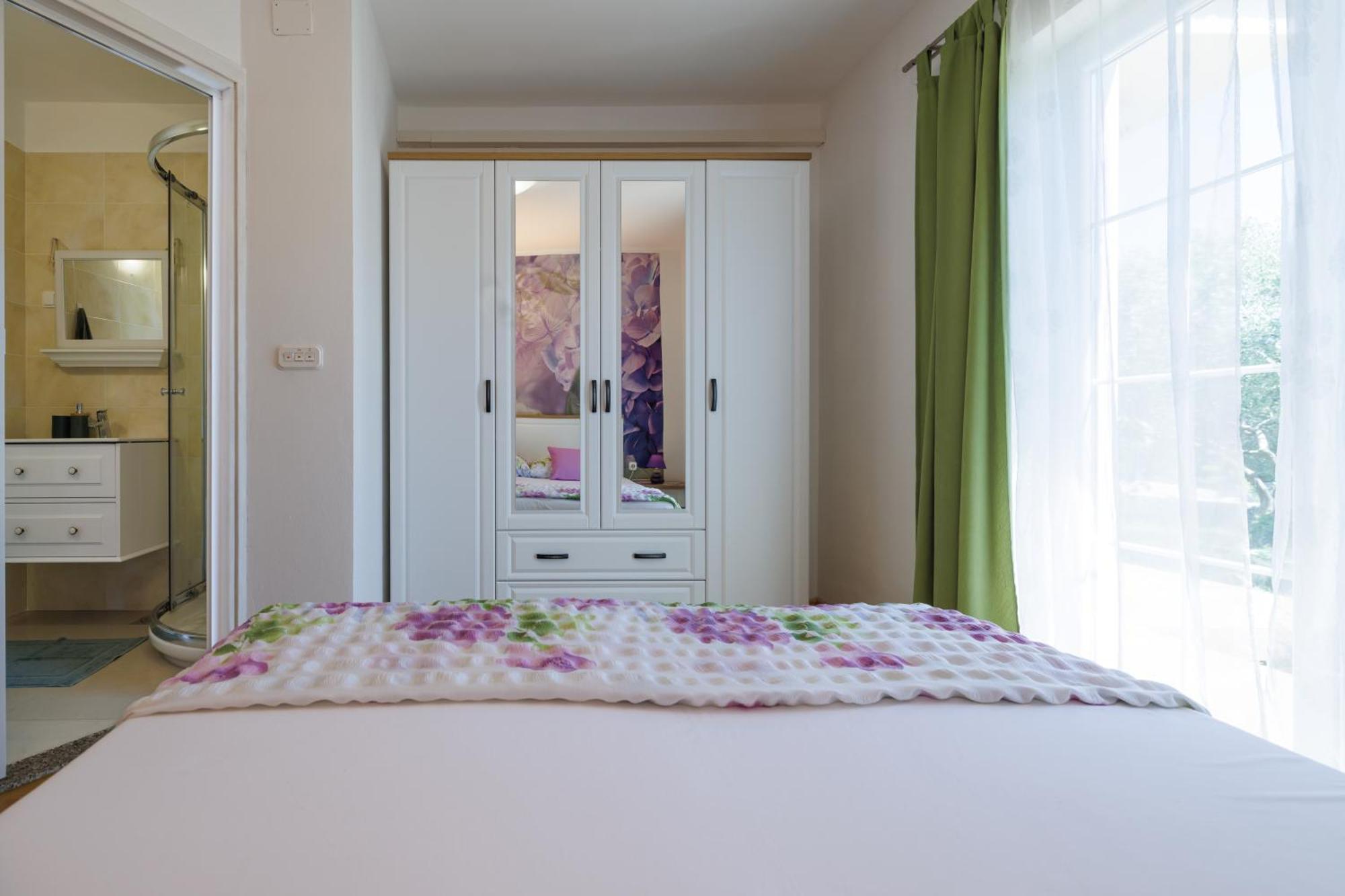 Apartmani Olea Krk Veglia Exterior foto