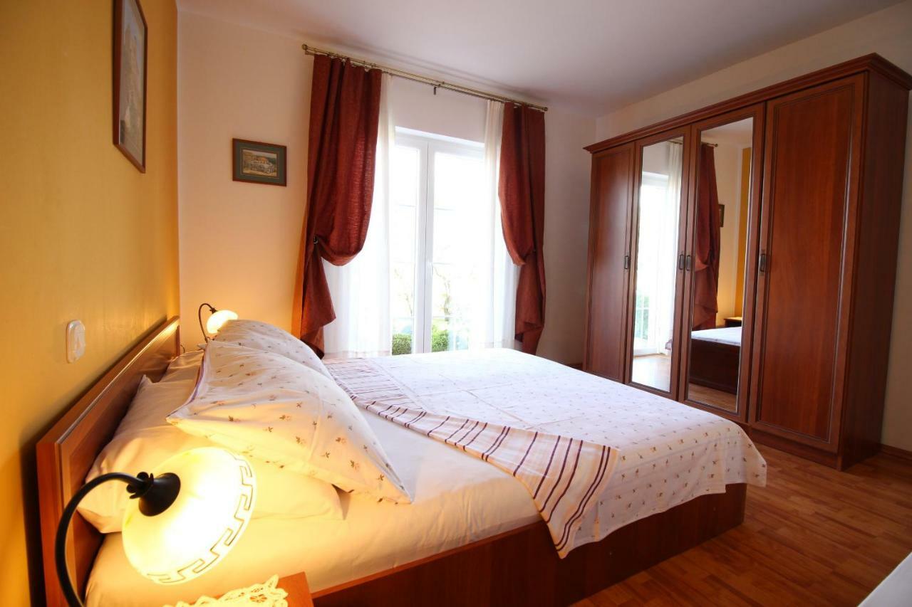 Apartmani Olea Krk Veglia Exterior foto