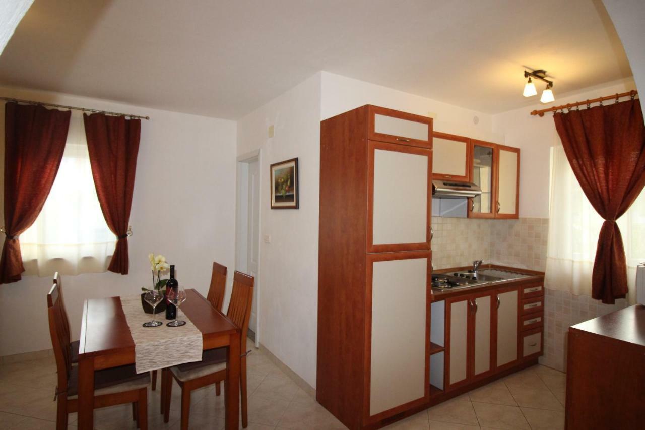 Apartmani Olea Krk Veglia Exterior foto